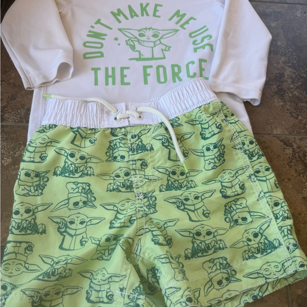 GAP Star Wars Toddler Shirt - White and Green